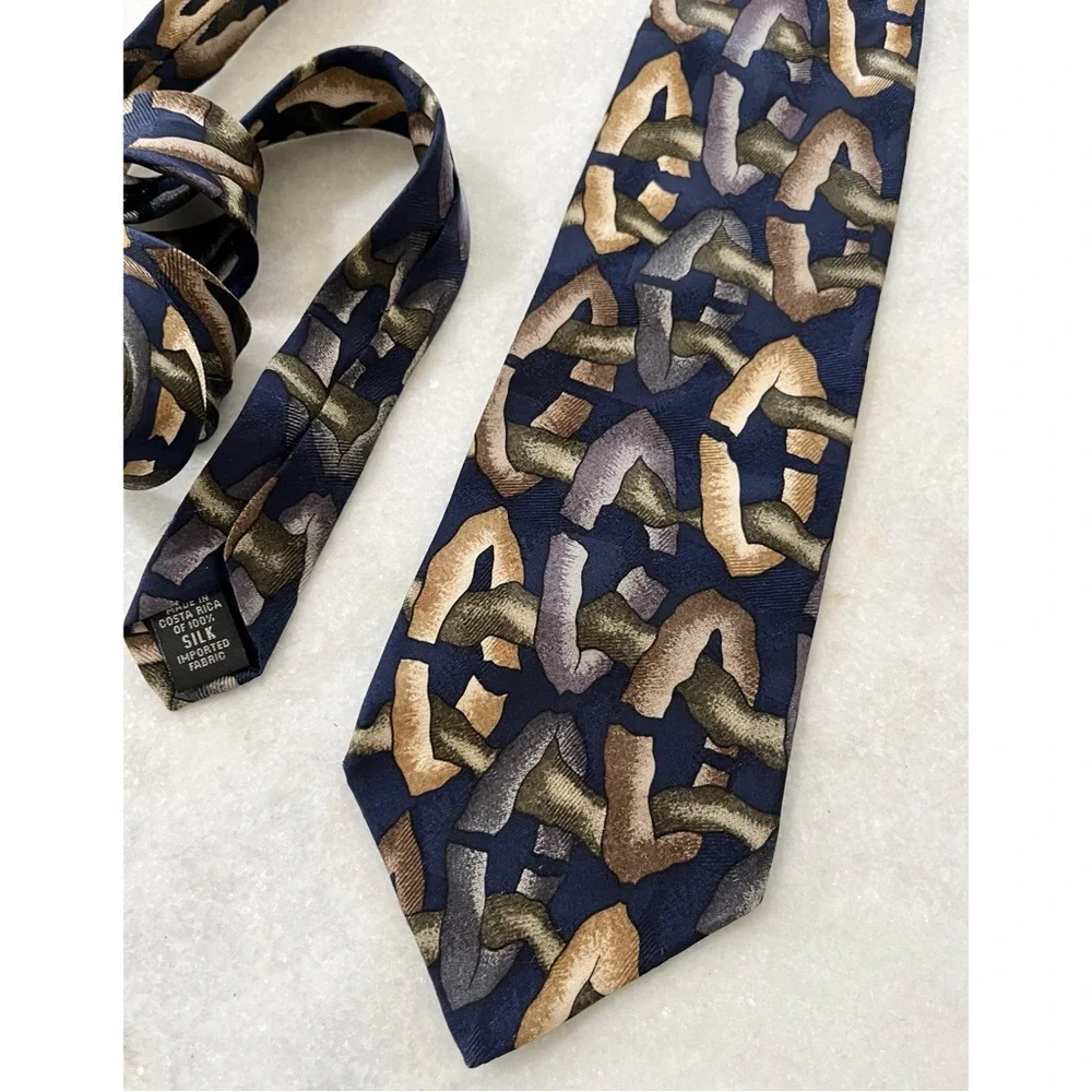 Vintage Etienne Aigner Men’s Printed Silk Tie - Picture 4 of 4